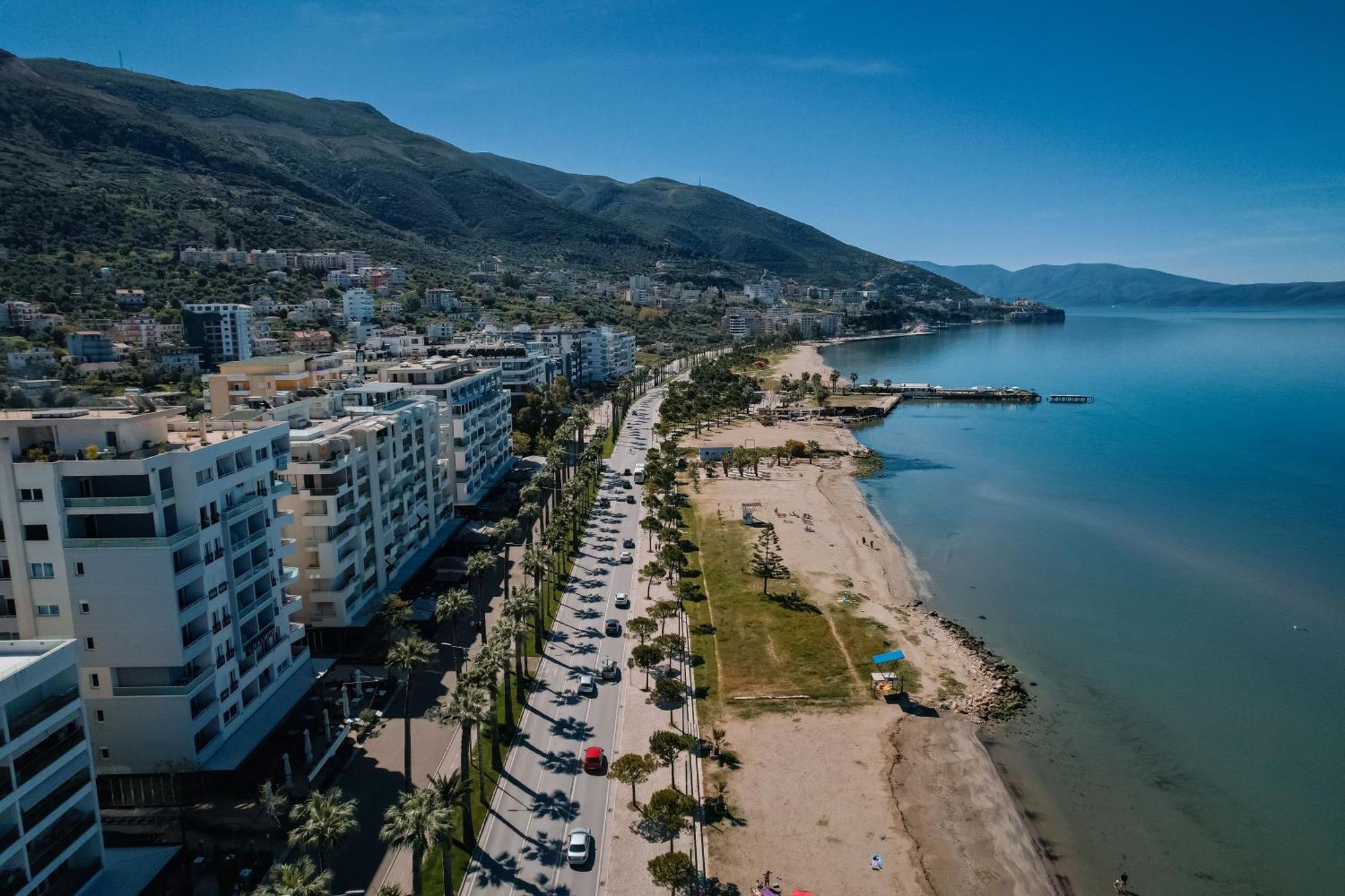 Duka Hotel Vlore Exterior photo